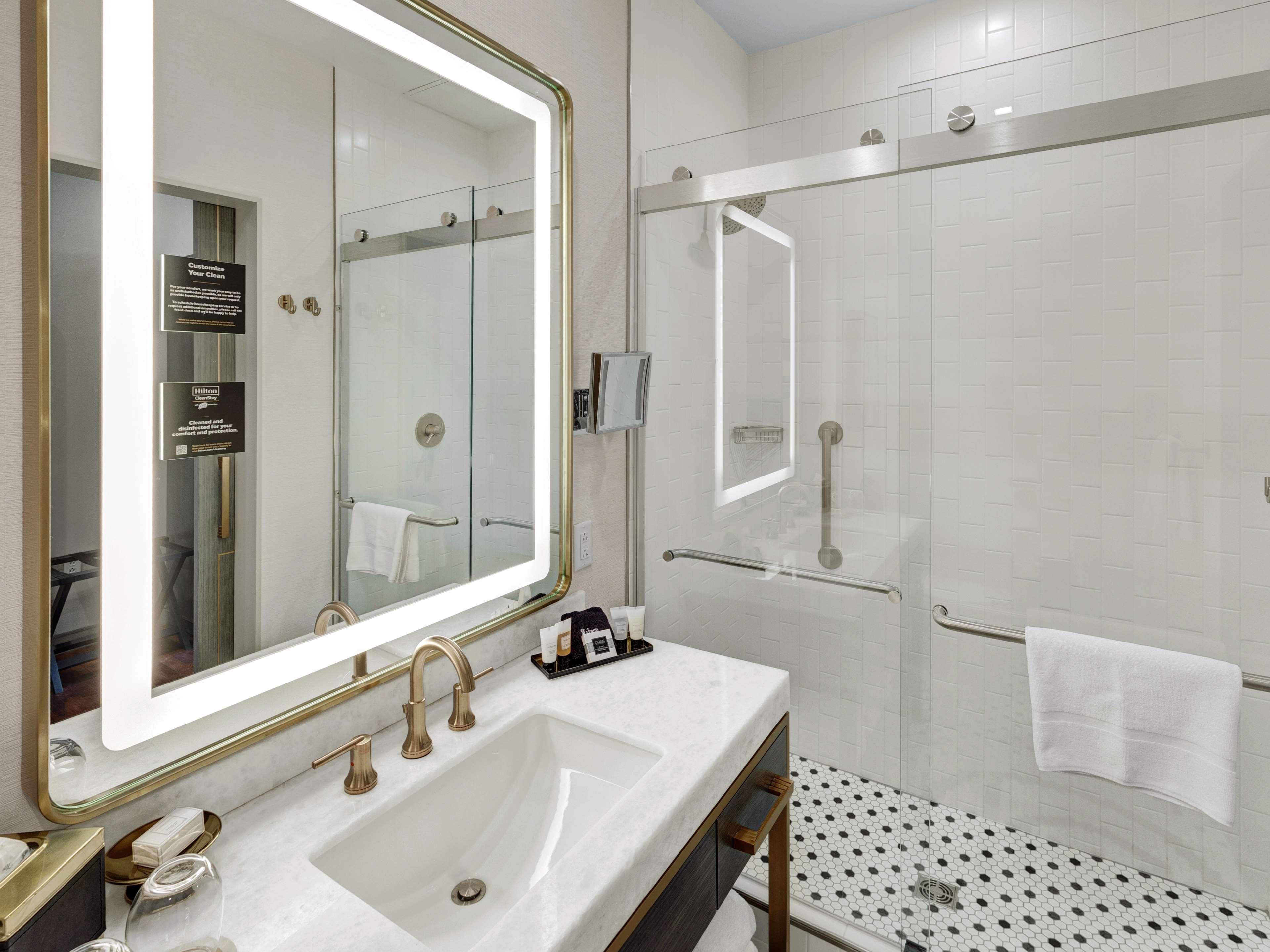 Tulsa Club Hotel Curio Collection By Hilton Buitenkant foto